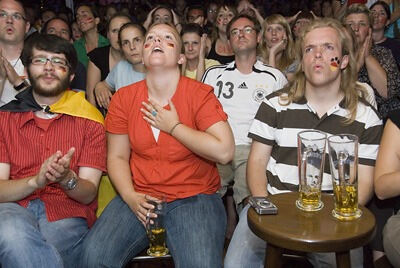 krtu_fans-bei-em-finale_msc_101_400 (jpg)