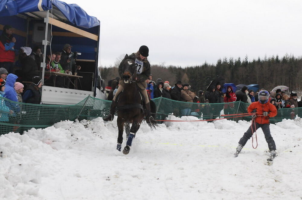 Skijöring und Schlittenrennen Holzelfingen