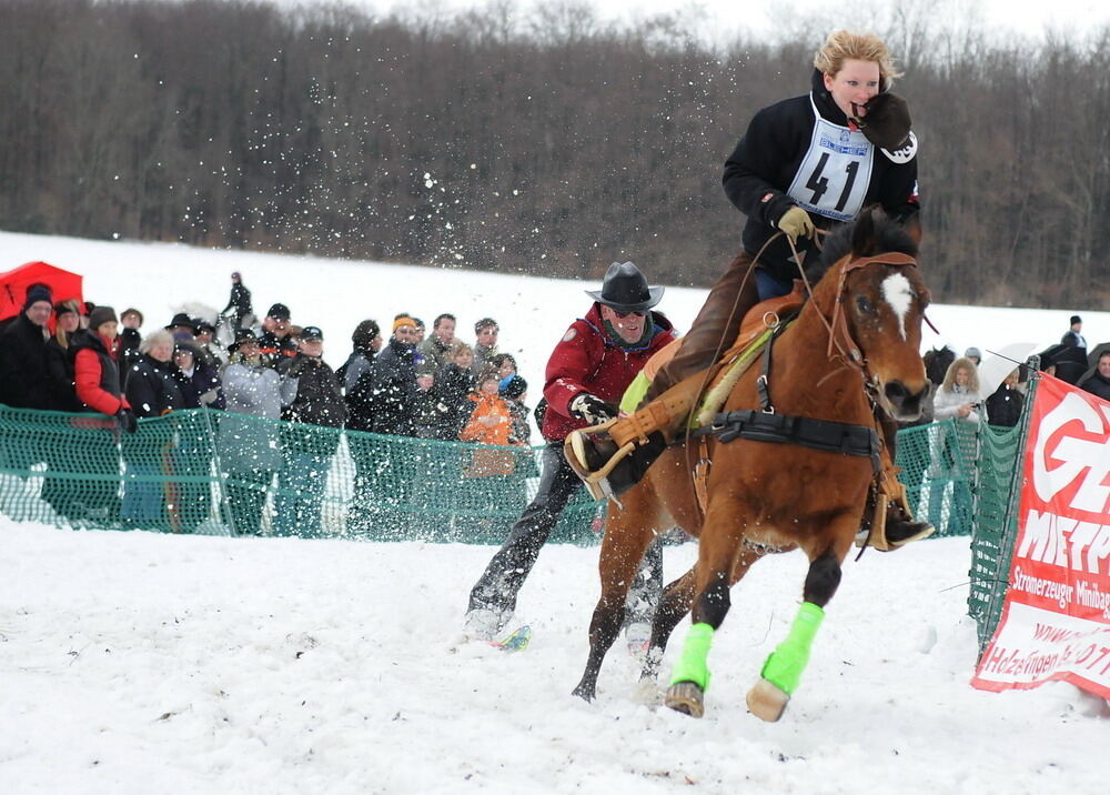 Skijöring und Schlittenrennen Holzelfingen