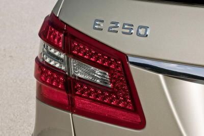 mercedes_benz_eklasse_tmodell_2009_#_28 (jpg)