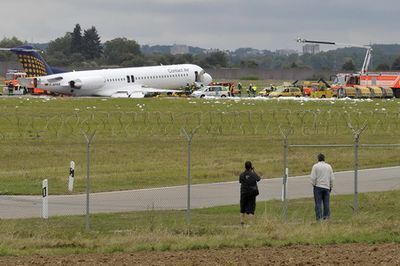notlandung_contact_air_stuttgart_niethammer_14.09.09_13 (jpg)