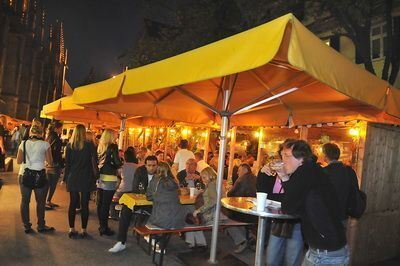 weindorf_2009_trinkhaus_08.09.09_Nachtaufnahmen_7 (jpg)