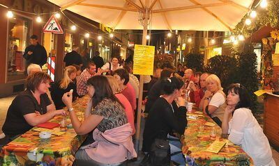 weindorf_2009_trinkhaus_08.09.09_Nachtaufnahmen_5 (jpg)