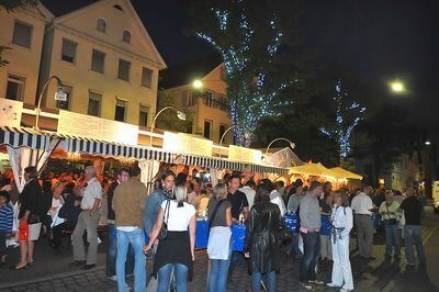 weindorf_2009_trinkhaus_08.09.09_Nachtaufnahmen_1 (jpg)