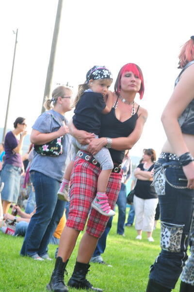 1_umsonst_draussen_moessingen_2009_18 (JPG)