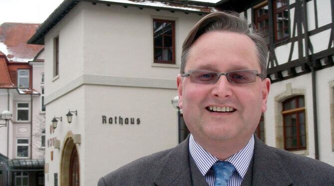 Er will ins Rathaus: Karsten Rottstädt aus Sachsen kandidiert in Dettingen für das Amt des Bürgermeisters. FOTO: PR Er will ins Rathaus: Karsten Rottstädt aus Sachsen kandidiert in Dettingen für das Amt des Bürgermeisters. FOTO: PR