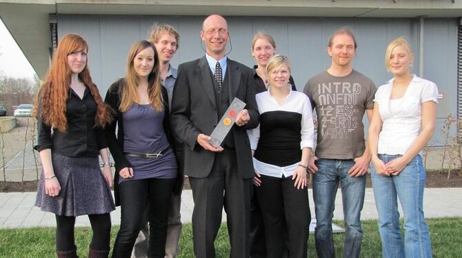 Das Tübinger Schülerlabor ist jetzt ausgezeichnet worden. Das Tübinger Schülerlabor ist jetzt ausgezeichnet worden.