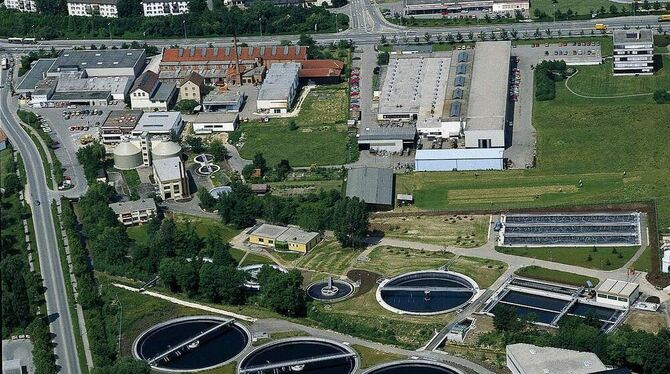 Das Sammelklärwerk an der Römerstraße in Pfullingen kann mindestens bis 2024 betrieben werden. FOTO: GÖTZELMANN