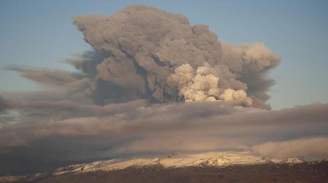 Der Ausbruch des isländischen Vulkans Eyjafjalla hat den europäischen Luftverkehr ordentlich durcheinander gewirbelt.