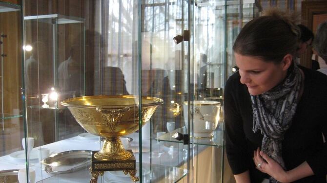 Goldene Schale aus dem Besitz der Kaiserin Joséphine in der Arenenberger Ausstellung 2010 »Zu Tisch - à table!« FOTO: KUNZE