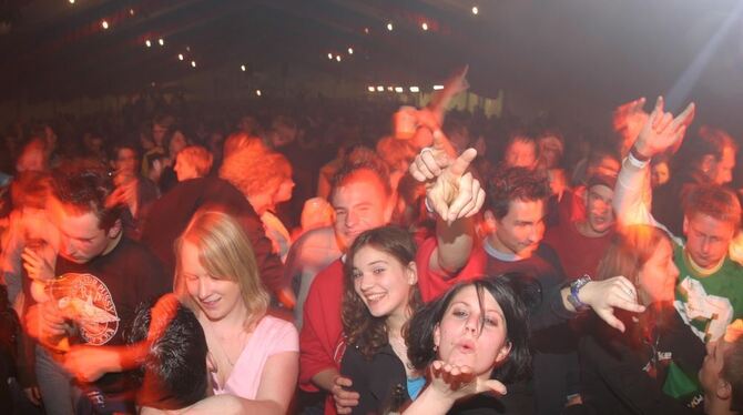 Damit die Feste friedlich bleiben (hier ein Archivbild vom Bockbierfest Ödenwaldstetten): Randalierer kriegen Hausverbot. GEA-Archivfoto