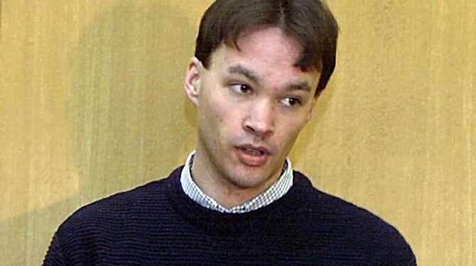 Magnus Gäfgen wurde wegen Mordes an Jakob von Metzler zu einer lebenslangen Haftstrafe verurteilt. Magnus Gäfgen wurde wegen Mordes an Jakob von Metzler zu einer lebenslangen Haftstrafe verurteilt.