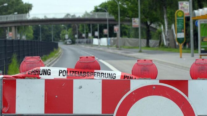 Der Ort der Bombenexplosion ist weiträumig abgesperrt.