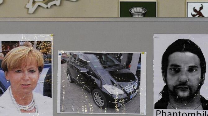An der Pinnwand der Ermittler hängen Fotos des getöteten Entführungsopfers Maria Boegerl, links, ihres bereits sichergestellten