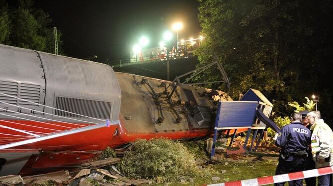 Beim Zusammenstoß von zwei Zügen wurden in Peine 16 Menschen verletzt.