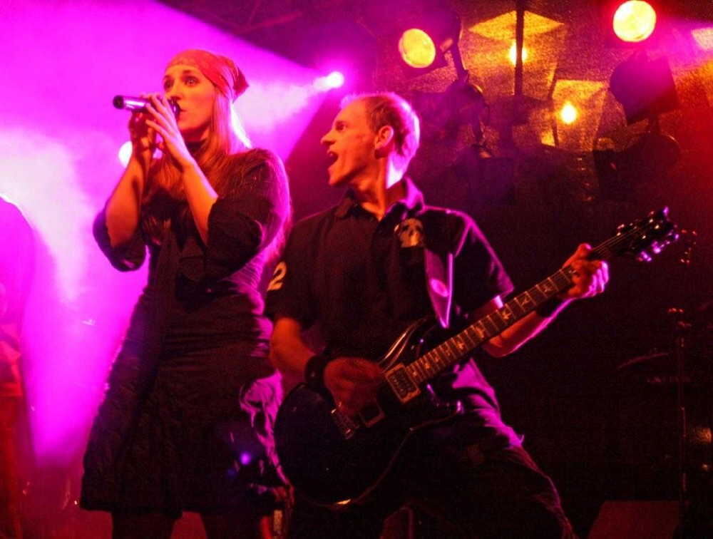 Gute Stimmung, gute Musik, Party auf dem Rathausplatz gab es beim Trochtelfinger Stadtfest.