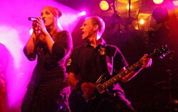 Gute Stimmung, gute Musik, Party auf dem Rathausplatz gab es beim Trochtelfinger Stadtfest.