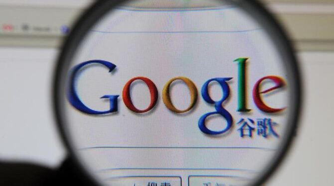 Google hat im Streit mit China über Zensur und Einflussnahme auf die Internet-Suchmaschine eingelenkt. Google hat im Streit mit China über Zensur und Einflussnahme auf die Internet-Suchmaschine eingelenkt.
