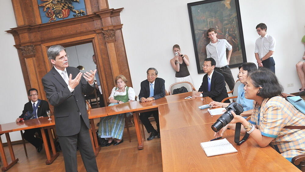Die thailändische Prinzessin Maha Chakri Sirindhorn in Tübingen