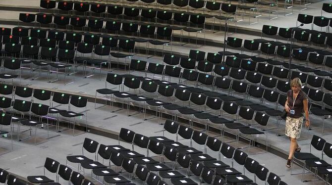 Noch sind die Stühle im Plenarsaal des Bundestags unbesetzt. Am Mittag nehmen dort die Mitglieder der Bundesversammlung Platz