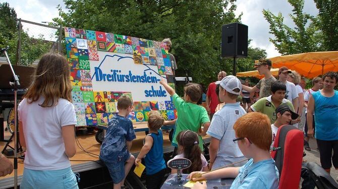 Die KBS heißt seit gestern »Dreifürstensteinschule«. Das gilt auch für die Einrichtungen in Münsingen und Dornstetten.  GEA-FOTO