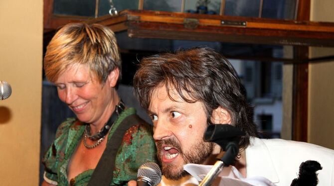 Krimi-Performance mit Sobo Swobodnik und Claudia Fierke. FOTO: PK