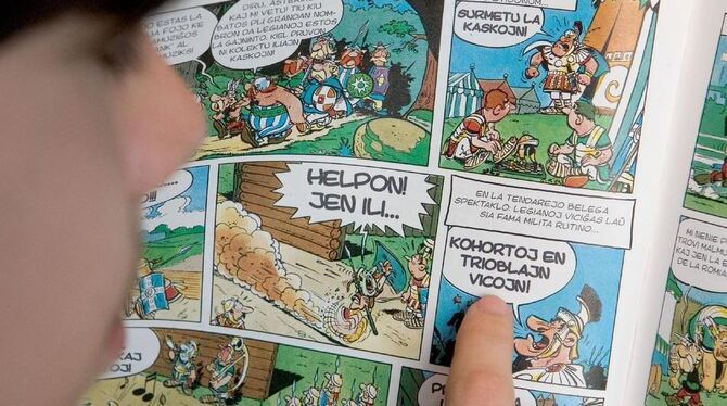 Asterix Comics gibt es auch in der Plansprache Esperanto. Asterix Comics gibt es auch in der Plansprache Esperanto.