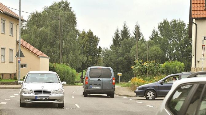 Neuralgischer Verkehrspunkt: Die Kreuzung von Alte Dorf-, Wald- und Seewaldstraße birgt aus Sicht der Reichenecker erhebliche Ge