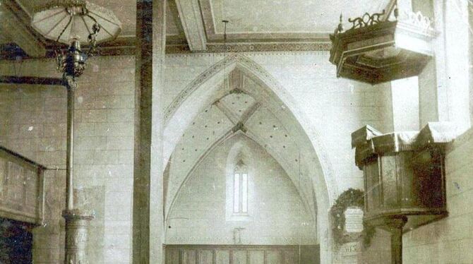 Diese alte Aufnahme zeigt den Chorraum der Johanneskirche in Unterhausen mit einem intakten Gewölbe. FOTO: PR