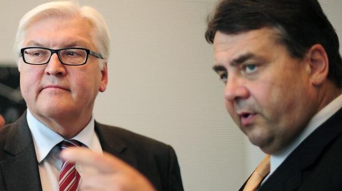 SPD-Chef Gabriel und Fraktionschef Steinmeier haben sich bei der Rente mit 67 offenbar auf einen Kompromiss verständigt.