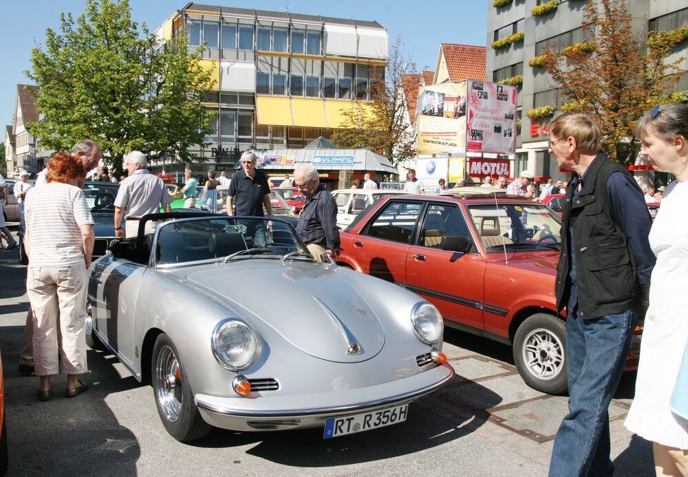 Oldtimertag auf dem Reutlinger Marktplatz August 2010