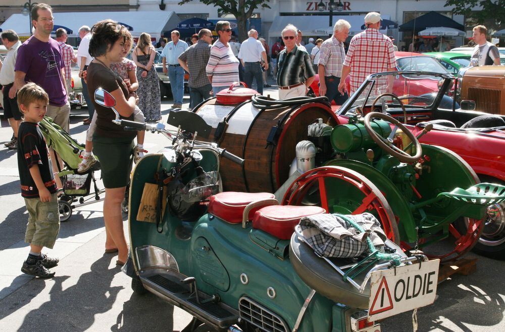 Oldtimertag auf dem Reutlinger Marktplatz August 2010
