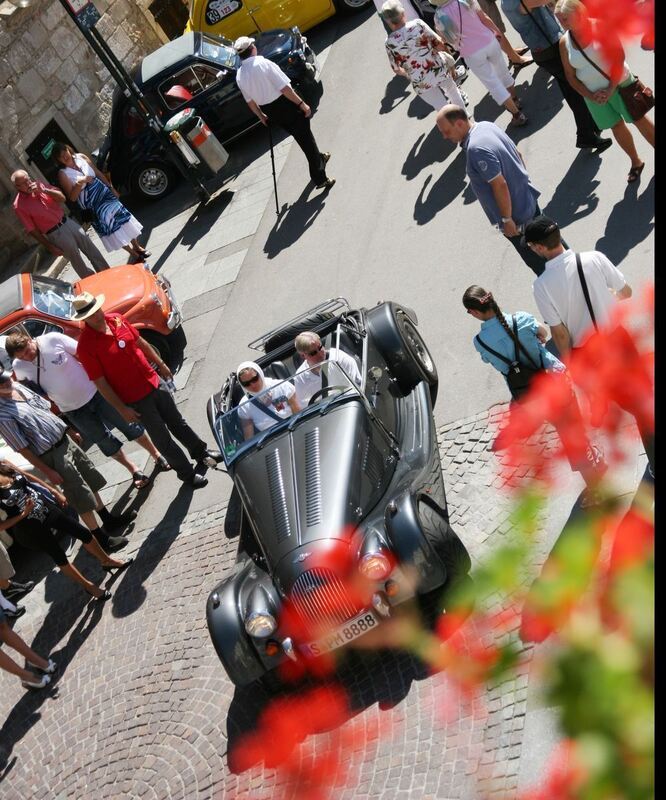 Oldtimertag auf dem Reutlinger Marktplatz August 2010