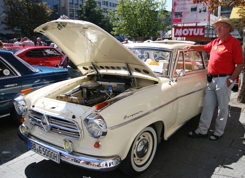 Oldtimertag auf dem Reutlinger Marktplatz August 2010