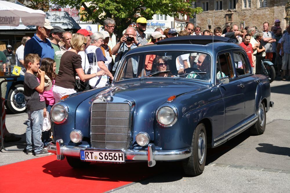 Oldtimertag auf dem Reutlinger Marktplatz August 2010