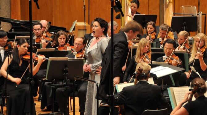 Christiane Iven und das SWR-Sinfonierorchester. ARCHIVFOTO: MUSIKFEST