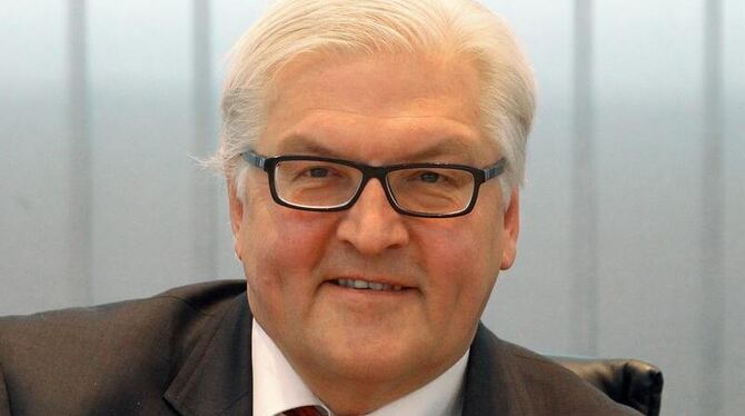 SPD-Fraktionschef Frank-Walter Steinmeier ist eine Niere entfernt worden.