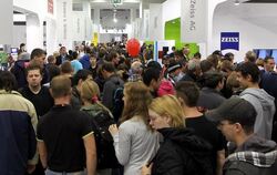 Andrang auf der Internationalen Funkausstellung IFA in Berlin: Der Handel bestellte auf der Elektronikmesse Waren im Wert von