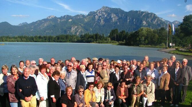 Eingebunden in eine Dreitagesfahrt haben 80 GEA-Leser das Passionsspiel in Oberammergau besucht. Dieses Gruppenbild entstand vor