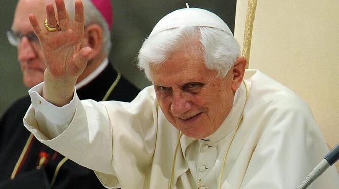 Papst Benedikt XVI. ist zu einer historischen Reise in Großbritannien eingetroffen.