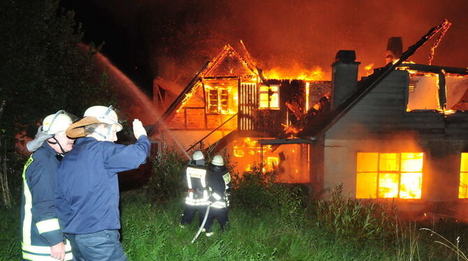 Grossfeuer in Ofterdinger Holzverarbeitungsbetrieb