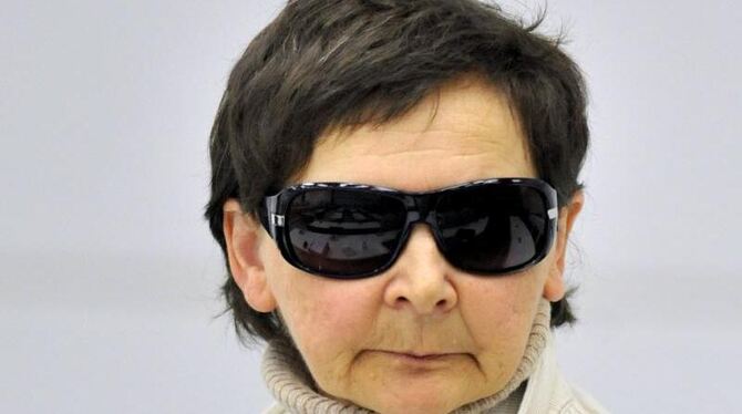 Die ehemalige RAF-Terroristin Verena Becker im Gerichtssaal des Oberlandesgerichts Stuttgart in Stuttgart-Stammheim. 