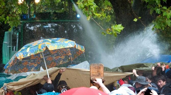 Stuttgart 21 Polizeieinsatz gegen Demonstranten im Schlossgarten