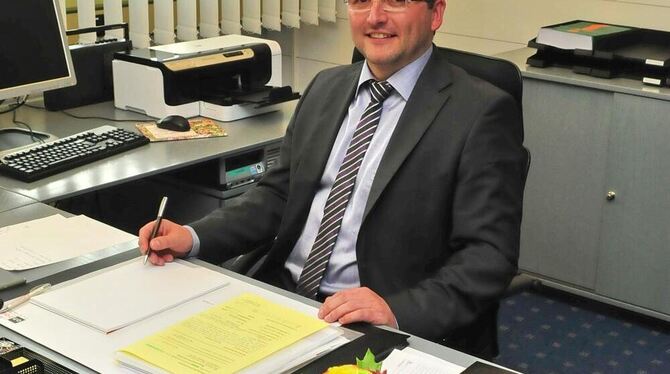 Oberbürgermeister Michael Bulander hat sein Büro bezogen. Oberbürgermeister Michael Bulander hat sein Büro bezogen.