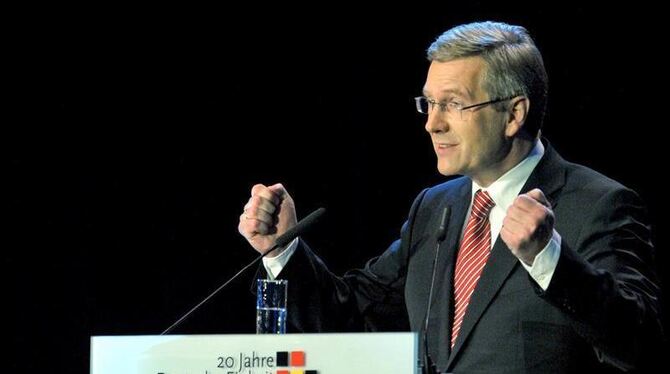 Bundespräsident Christian Wulff (CDU) hält  in Bremen auf der zentralen Feier zum Tag der deutschen Einheit in der Bremen Arena