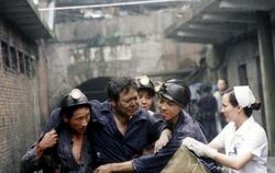 Chinesische Bergwerke sind extrem gefährlich. Jedes Jahr sterben tausende Bergleute bei Unfällen, allein 2009 waren es mehr a