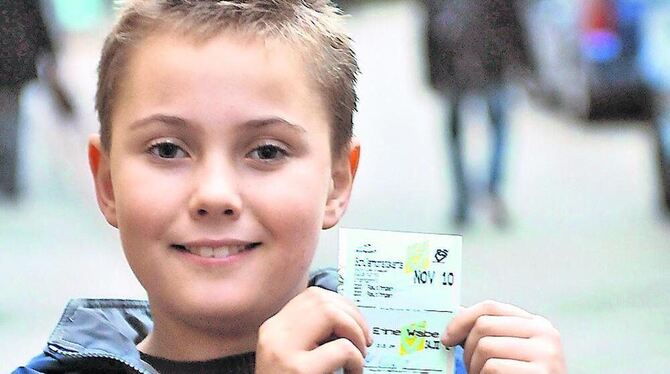 Fynn mit Schülermonatskarte: Wer nicht am Listenverfahren teilnimmt, muss sich das Ticket jeden Monat aufs Neue besorgen, weil d Fynn mit Schülermonatskarte: Wer nicht am Listenverfahren teilnimmt, muss sich das Ticket jeden Monat aufs Neue besorgen, weil d