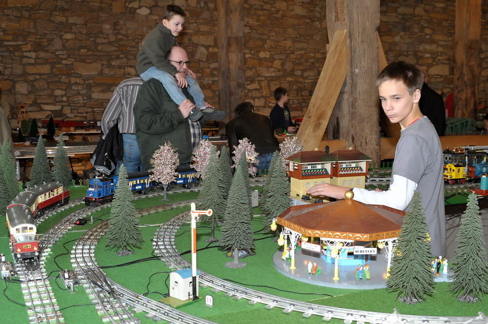 Kulturtreffen Liebhaber alter Spielzeugeisenbahnen Zehntscheuer Betzingen