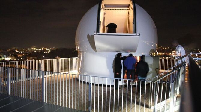 Hingucker: Neues Teleskop und neue Kuppel ermöglichen einen ganz anderen Blick in den Kosmos.  FOTO: STRÖHLE