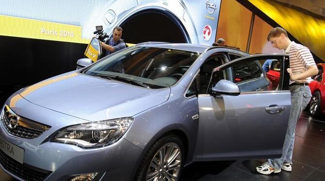 Opel Astra Kombi auf dem Pariser Autosalon: Auch diese Modell hat eine »lebenslange« Opel-Garantie.